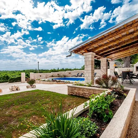 Masi Villa *